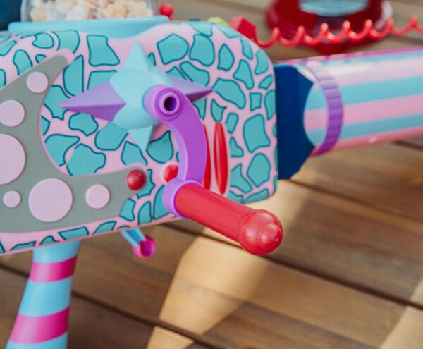 HOT 100! Killer Klowns From Outer Space! Full Size Officially Licensed Popcorn Bazooka! - Image 2