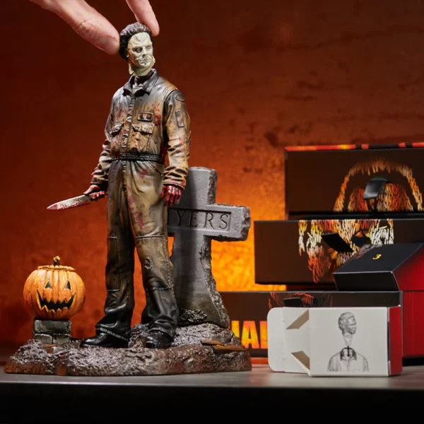 Official Rob Zombie’s Halloween: Build Michael Myers Action Figure as you count down for Halloween! - Image 5