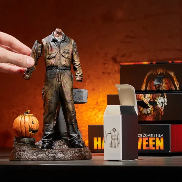 Official Rob Zombie’s Halloween: Build Michael Myers Action Figure as you count down for Halloween! - Image 4