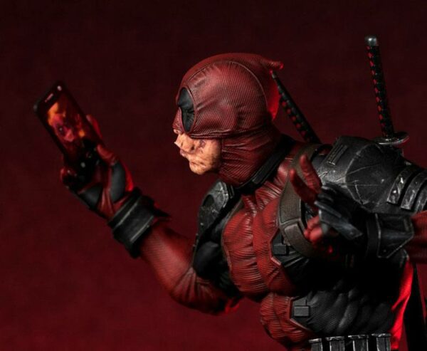 WIN! Marvel Comis PrototypeZ Statue 1:6 DEADPOOL designed by the famous Erick Sosa! - Image 2